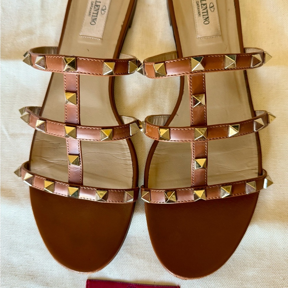 Valentino Garavani Rockstud Caged Leather Brown Sandals with Gold Studs